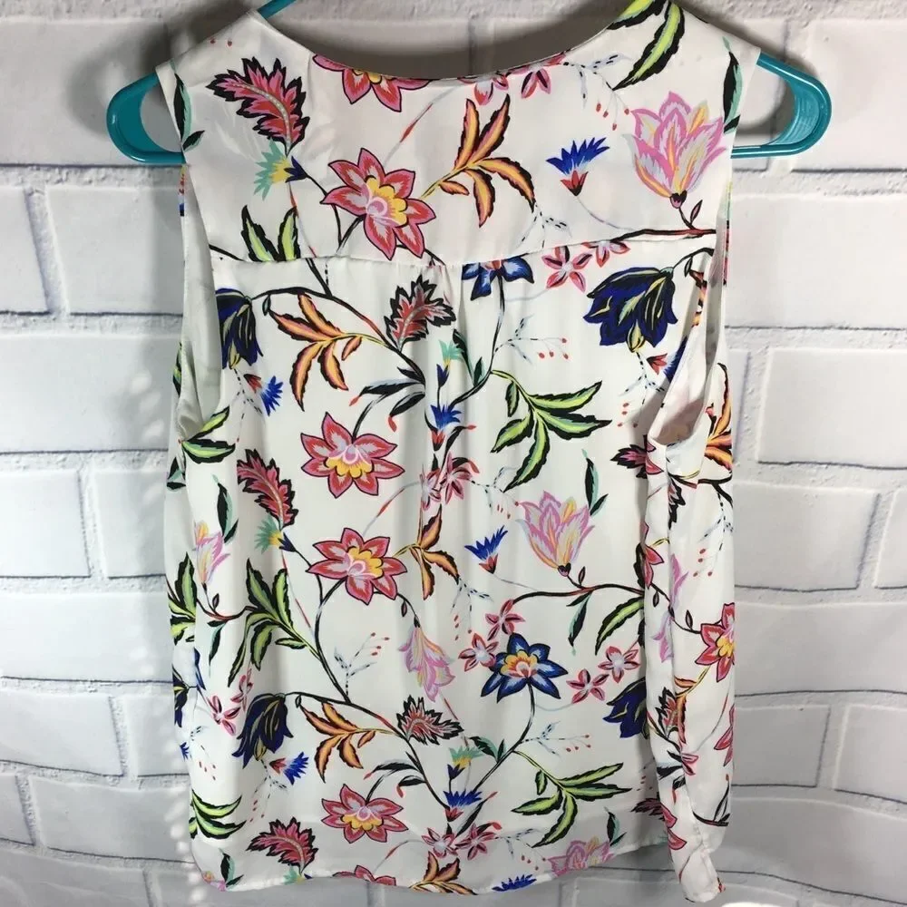 Finn & Grace Women's White Blue Pink Floral Size M - Picture 2 of 5